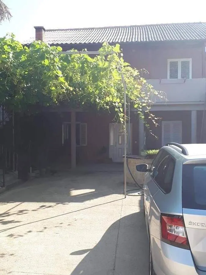 Apartman Sonia Nin 0*,