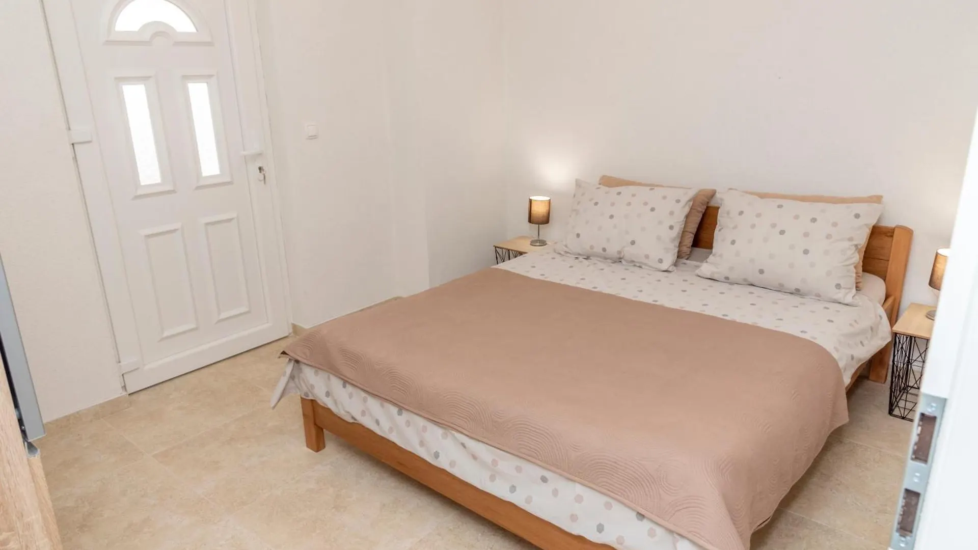 Apartman Sonia Nin Apartment